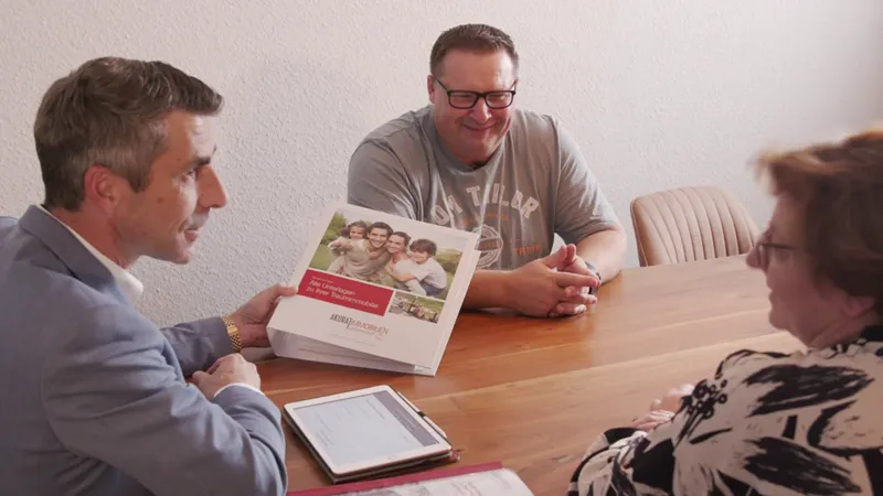 Kinospot AKURAT Immobilien Lampenscherf