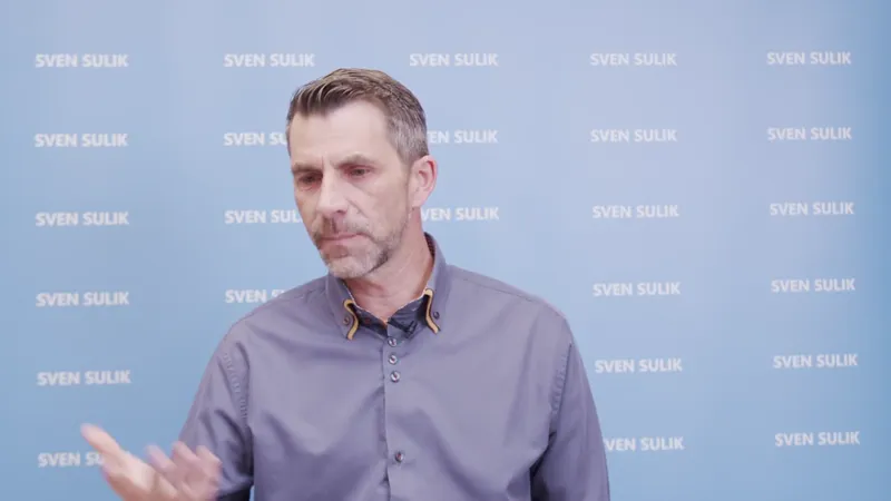 AKURAT Immobilien Lampenscherf über Sven Sulik